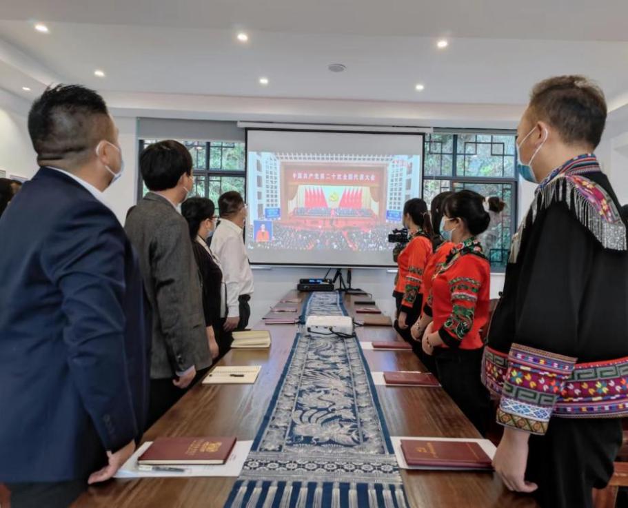 82b8a7c5c4cd250d98a3eed35b26f81